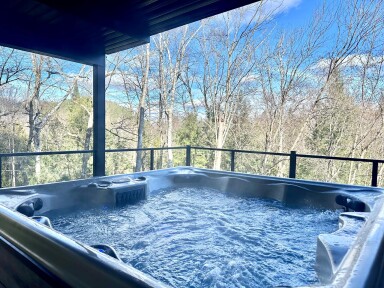 Canada, Baignoire, Bain À Remous