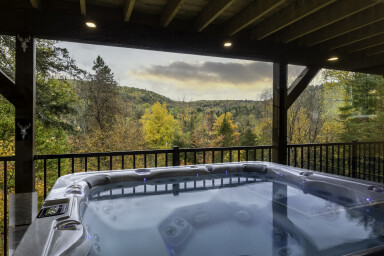 Québec, Baignoire, Bain À Remous
