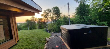 Québec, Abri, Jardin, Herbe, Arbre, Baignoire, Bain À Remous
