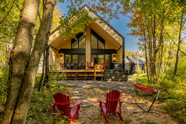 Québec, Scenery, Housing, Chair, Cottage, House, Cabin In The Woods