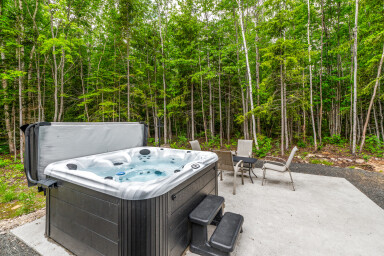 Canada, Baignoire, Bain À Remous