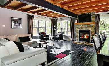 Québec, Interior Design, Fireplace, Home Decor, Living Room, Couch, Table