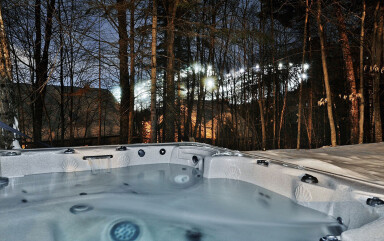 Cottage, Tub, Hot Tub