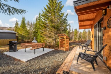 Québec, Outdoors, Scenery, Shelter, Wood, Chair, Housing