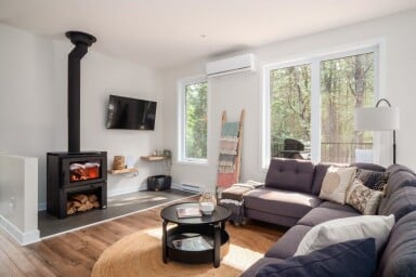 Québec, Home Decor, Furniture, Table, Fireplace, Living Room, Coffee Table