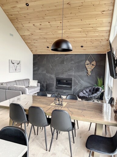 Chalet, Intérieur, Design D'intérieur, Table, Dessus De Table, Décoration D'intérieur, Panneaux En Bois