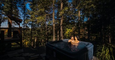 Québec, Bain À Remous, Baignoire, Baignade