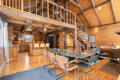 Cottage, Wood, Interior Design, Hardwood, Housing, Loft, Stained Wood