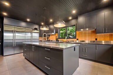 Chalet, Intérieur, Design D'intérieur, Cuisine, Îlot De Cuisine, Évier, Robinet D'évier
