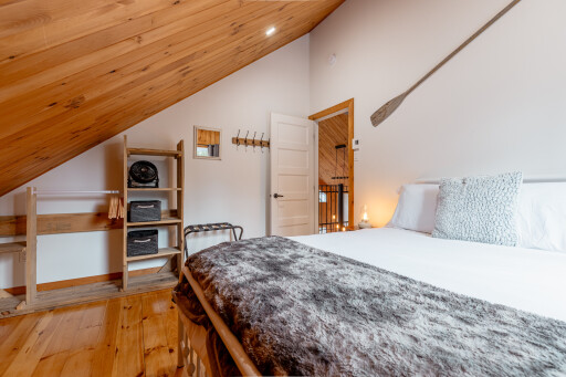 Chambre #2 / ÉTAGE