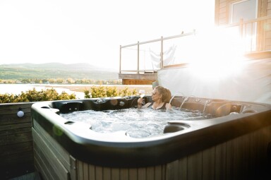 Cottage, Hot Tub, Tub, Bathing