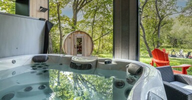 Canada, Baignoire, Bain À Remous, Design D'intérieur, Chaise, Arbre, Robinet De Douche