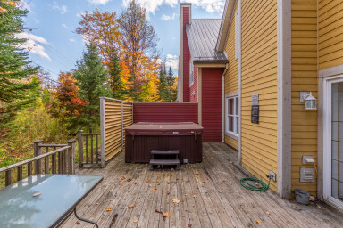 Québec, Wood, Porch, Tree, Interior Design, Deck, Tub