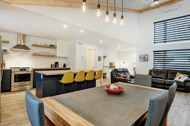 Chalet, Décoration D'intérieur, Intérieur, Design D'intérieur, Salle À Manger, Table, Canapé