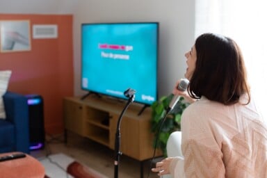 Canada, Adulte, Femme, Personne, Femme, Microphone, Écran