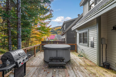 Québec, Tub, Scenery, Hot Tub, Housing, Porch, Interior Design