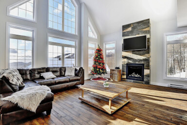 Québec, Living Room, Coffee Table, Table, Wood, Fireplace, Home Decor