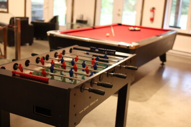 Chalet, Meubles, Table, Intérieur, Salle De Billard, Table De Billard, Personne