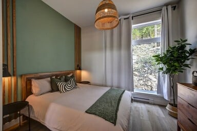 Cottage, Home Decor, Cushion, Interior Design, Plant, Bed, Corner