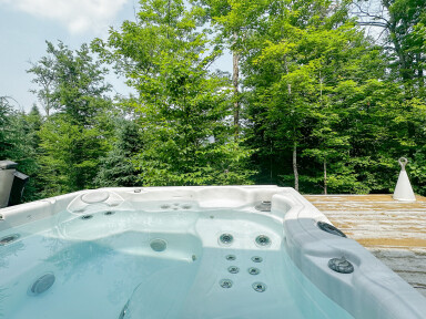 Canada, Baignoire, Bain À Remous