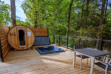 Québec, Interior Design, Tub, Scenery, Hot Tub, Wood, Stained Wood