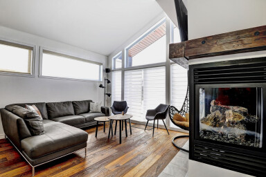 Québec, Interior Design, Home Decor, Living Room, Couch, Wood, Fireplace