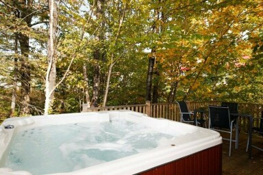 Chalet, Baignoire, Bain À Remous, Chaise, Mobilier