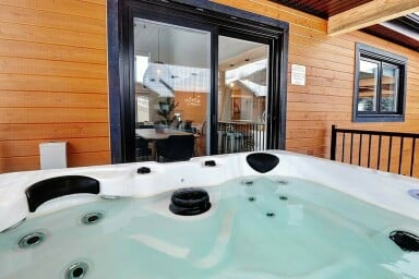 Québec, Tub, Hot Tub, Indoors, Interior Design, Bathing