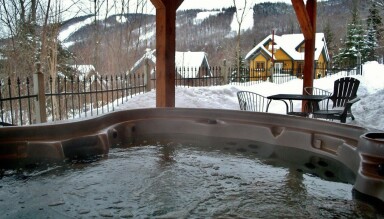 Québec, Hot Tub, Tub, Building, Housing, House, Scenery