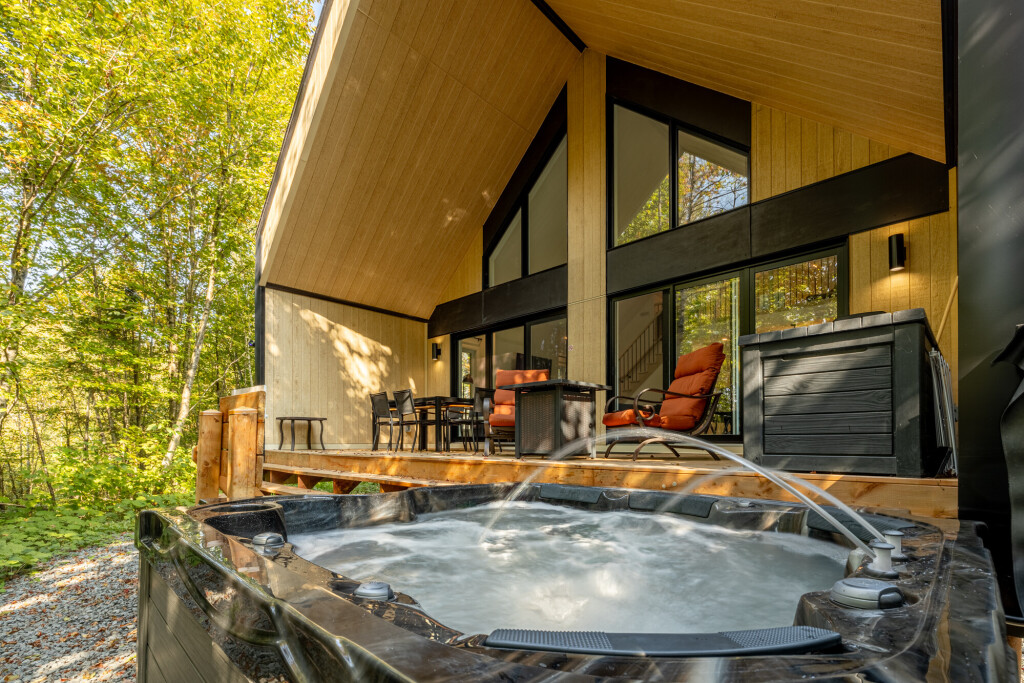 Nature,, Tub, Hot Tub, Indoors, Interior Design, Building, Housing