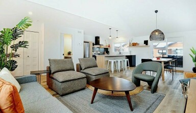 Canada, Home Decor, Chair, Rug, Lamp, Sink Faucet, Plant