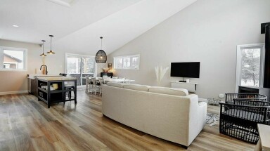 Cottage, Home Decor, Monitor, Screen, Floor, Living Room, Table