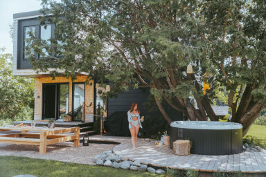 Chalet, Baignoire, Bain À Remous, Design D'intérieur, Personne, Plante, Arbre