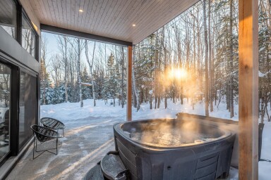 Canada, Tub, Hot Tub, Chair, Furniture, Bathing, Interior Design