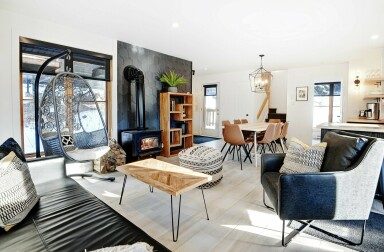Québec, Home Decor, Furniture, Table, Living Room, Coffee Table, Dining Room
