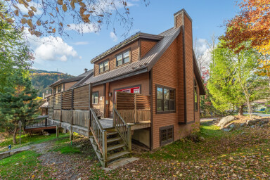 Québec, Shelter, Housing, House, Person, Cottage, Cabin