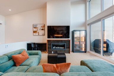 Québec, Living Room, Interior Design, Home Decor, Couch, Fireplace, Painting