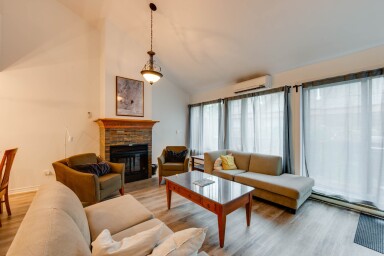 Québec, Home Decor, Living Room, Table, Couch, Coffee Table, Interior Design